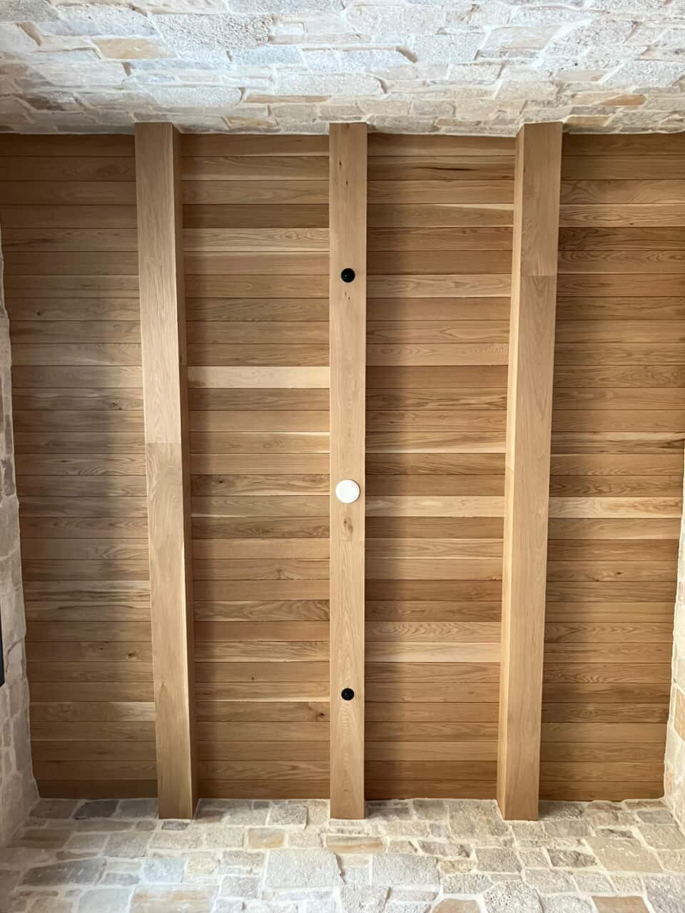 Oak Slat Wall with Beams